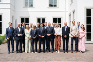 Groepsfoto rondetafel Rob Jetten
