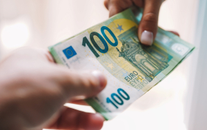 100 euro