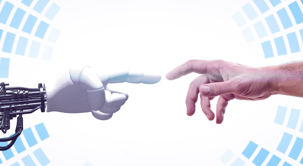 Robot en mensen hand 