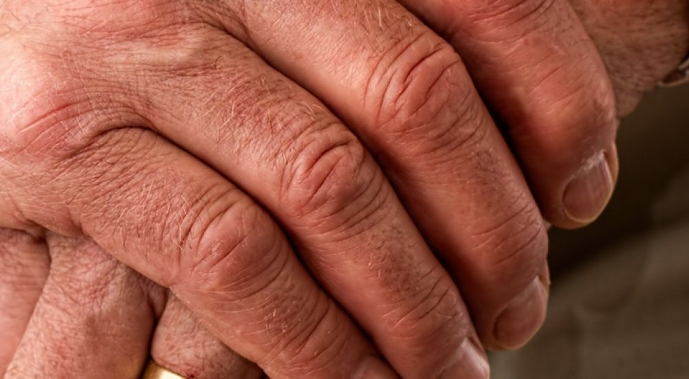 Hand oudere