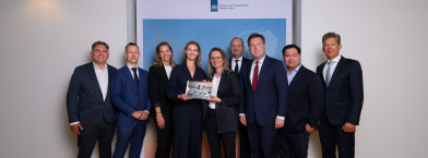 Overhandiging aan Agema Sectoragende