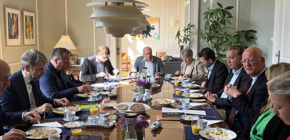 Tafel Deense Ambassade