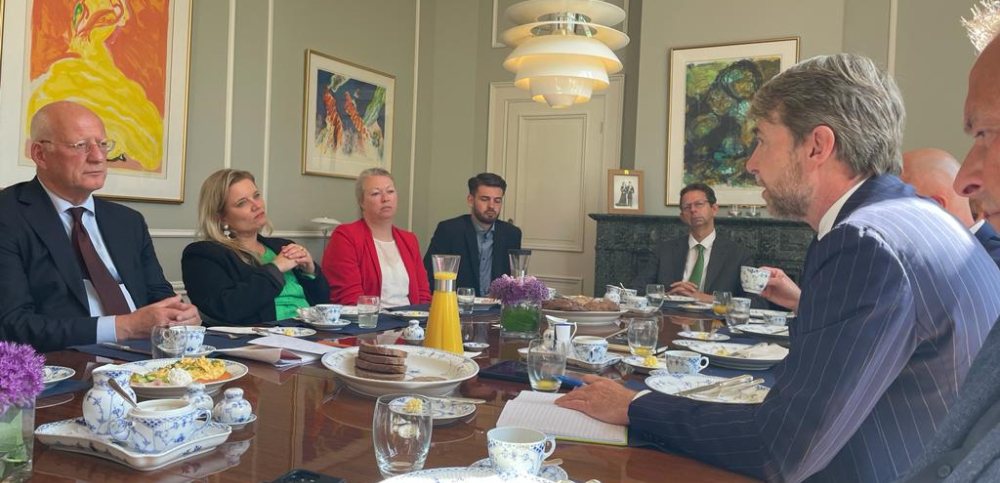 Tafel Deense Ambassade