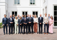 Groepsfoto rondetafel Rob Jetten